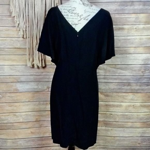 Theory | ‘Andzelika’ Black Ruffled Crepe Split Sleeve V-Back Midi Shift Dress - Picture 5 of 8